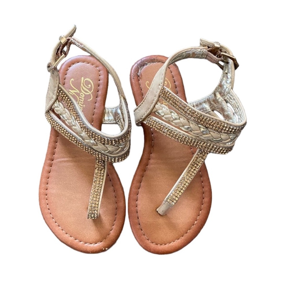 8T sandals Dominique Nicole